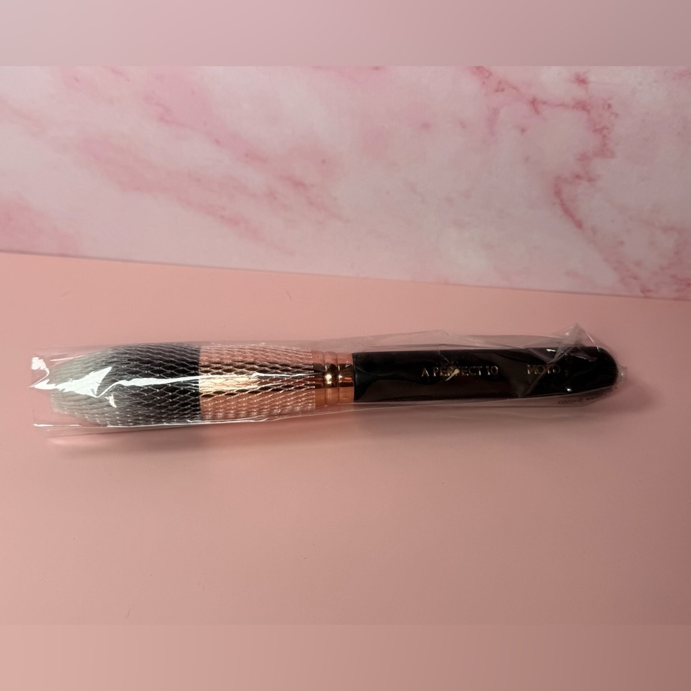 MOTD Cosmetics Black and Rose Gold Makeup Brush